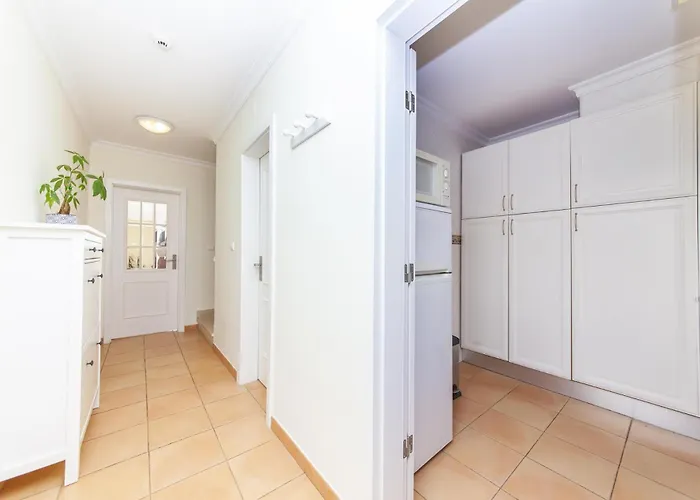 B85 - Seasun Step In Da Rocha