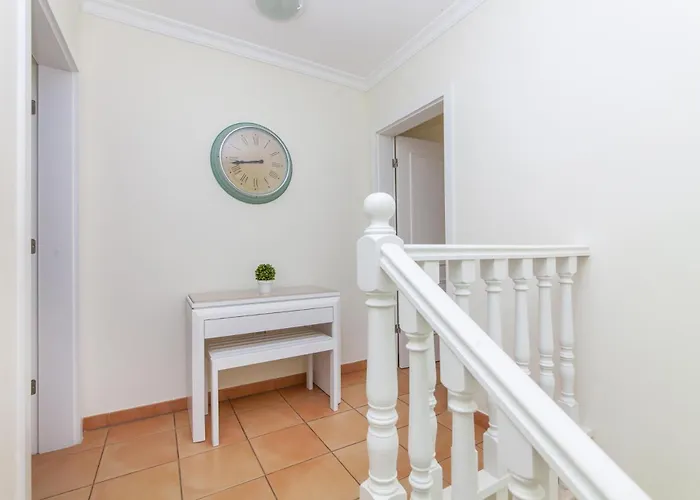 B85 - Seasun Step In Da Rocha